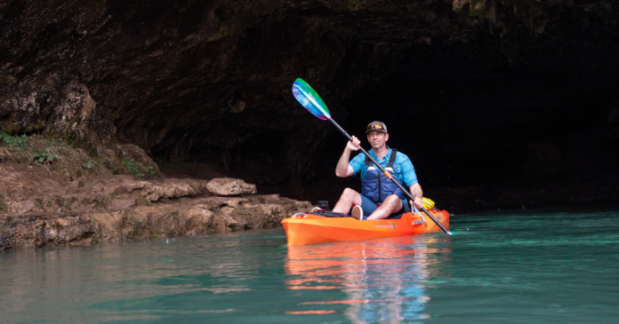 ken whiting kayaking the wilderness systems targa in guntersville alabama aqua bound paddle nrs pfd gear review kayaking tips photography